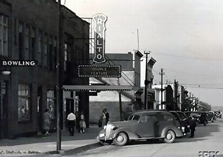 Rialto Theatre - Old Photo (newer photo)
